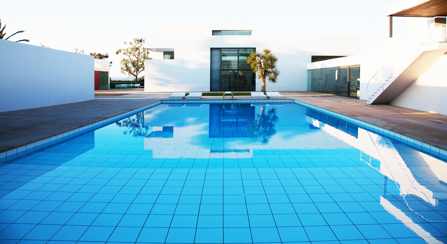 Reseda Pool Cleaning Company: How to Find the Best One?